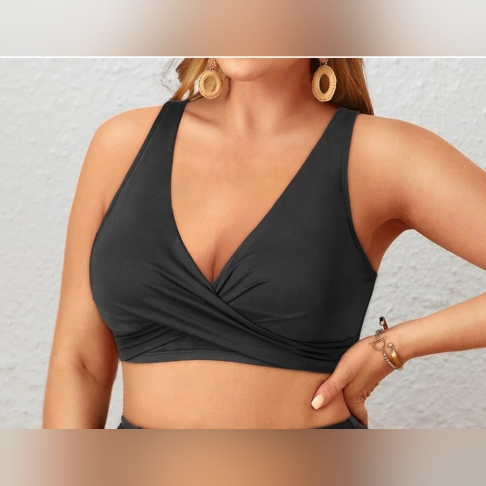 NWT- Holipick Twist Front Black Bikini Top Size 18W